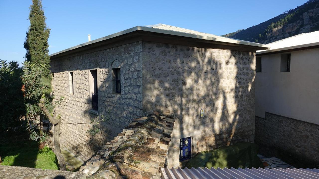 The Old Olive Mill House Aegae Exterior foto