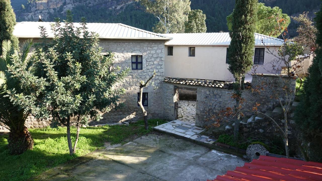 The Old Olive Mill House Aegae Exterior foto